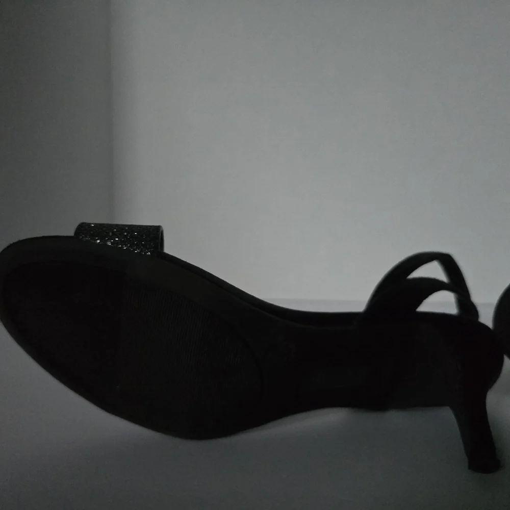 FIONI Silver and‎ Black Heels for Stylish Occasions - Picture 10 of 10